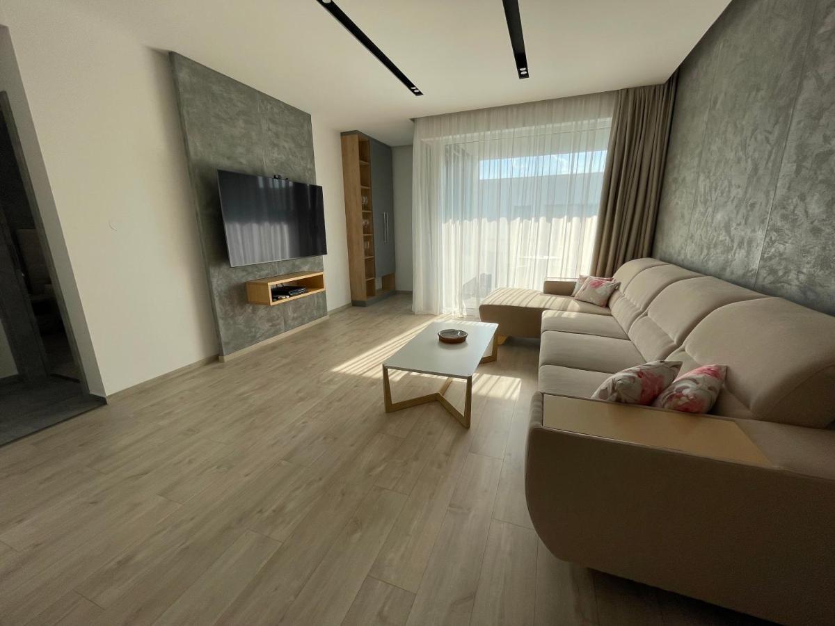 Trenčín Greenbay Apartment With Free Parking מראה חיצוני תמונה