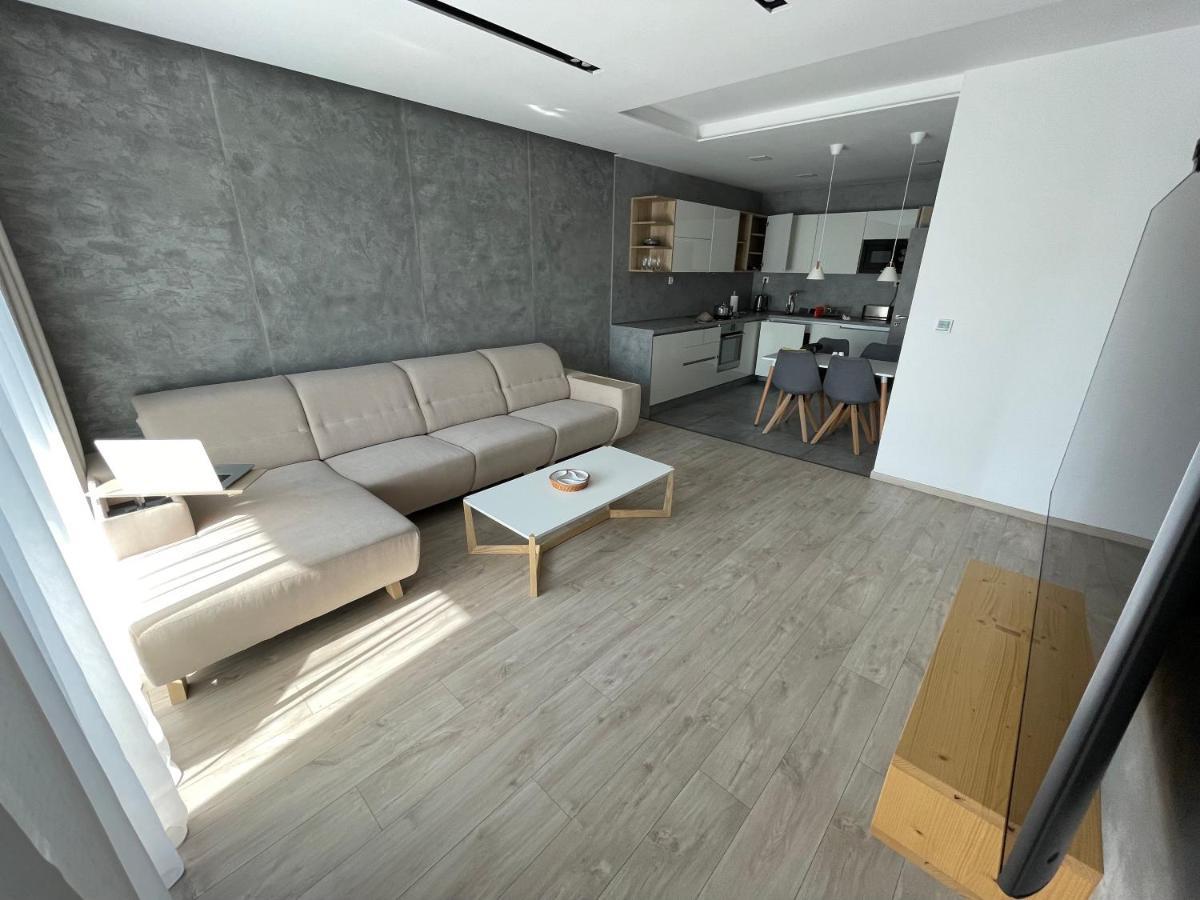 Trenčín Greenbay Apartment With Free Parking מראה חיצוני תמונה