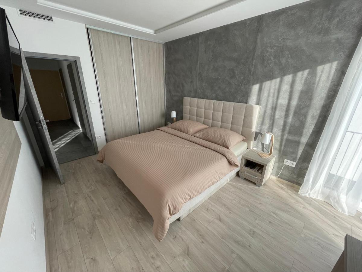 Trenčín Greenbay Apartment With Free Parking מראה חיצוני תמונה
