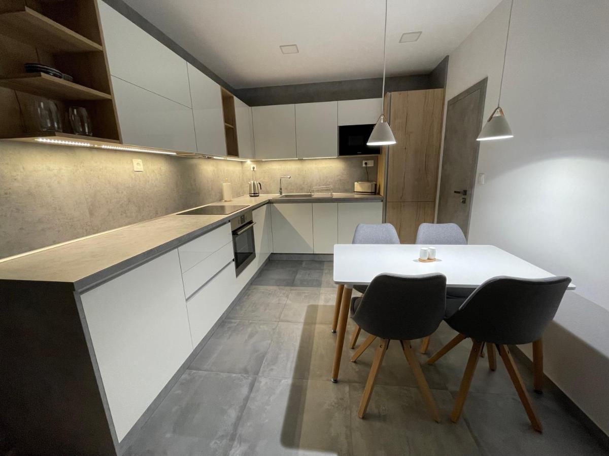 Trenčín Greenbay Apartment With Free Parking מראה חיצוני תמונה