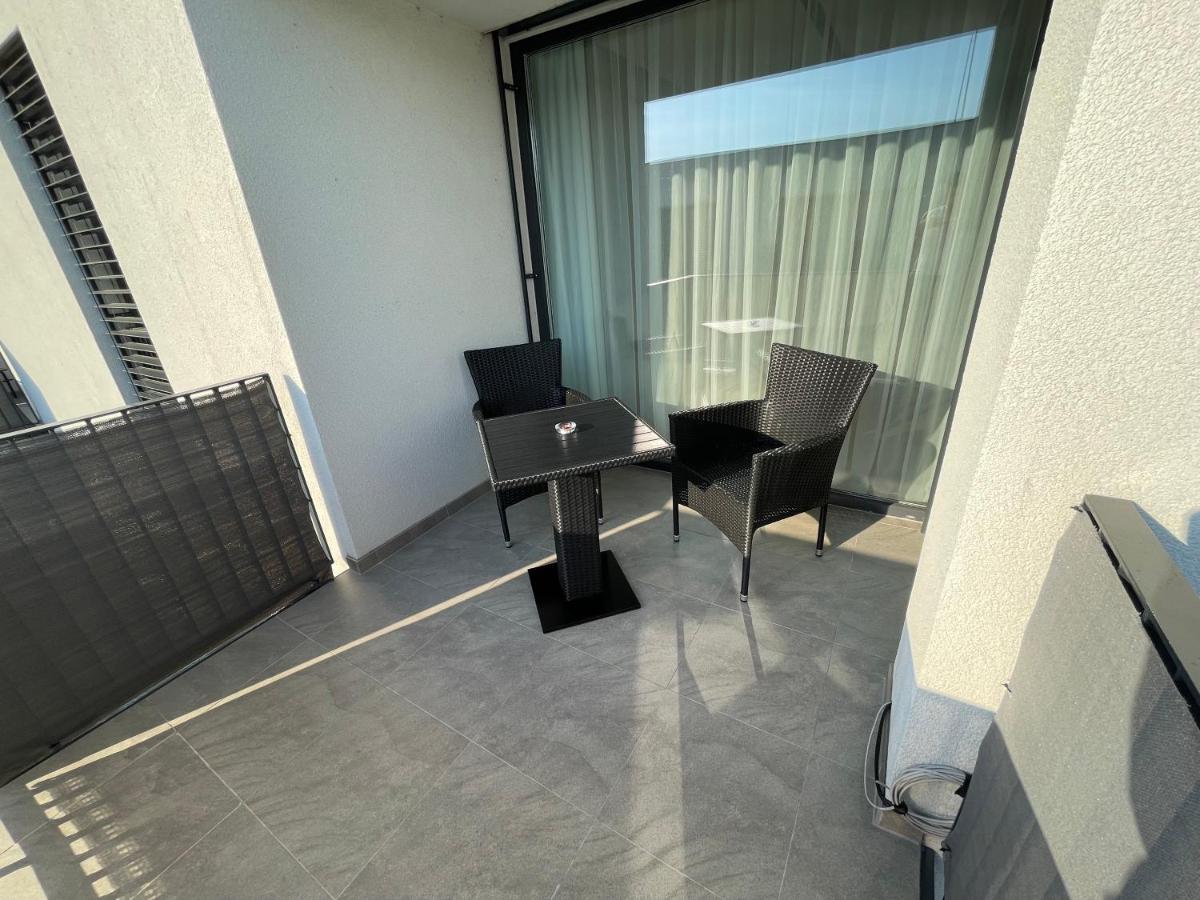 Trenčín Greenbay Apartment With Free Parking מראה חיצוני תמונה