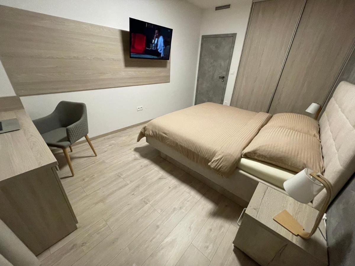Trenčín Greenbay Apartment With Free Parking מראה חיצוני תמונה
