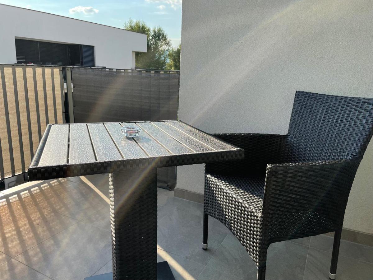 Trenčín Greenbay Apartment With Free Parking מראה חיצוני תמונה